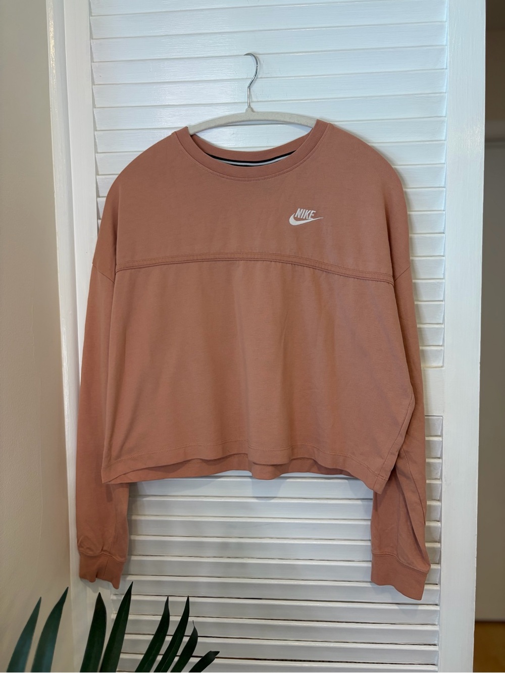 Nike Pink Cropped Crewneck Shirt Size M Y2K Athleisure